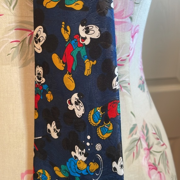 Men’s Mickey Mouse Tie - Picture 3 of 6
